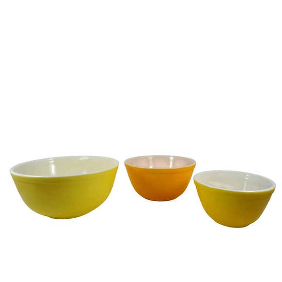 Vintage Pyrex Yellow Orange Nesting Mixing Bowls Set of 3 Models 401 402 403